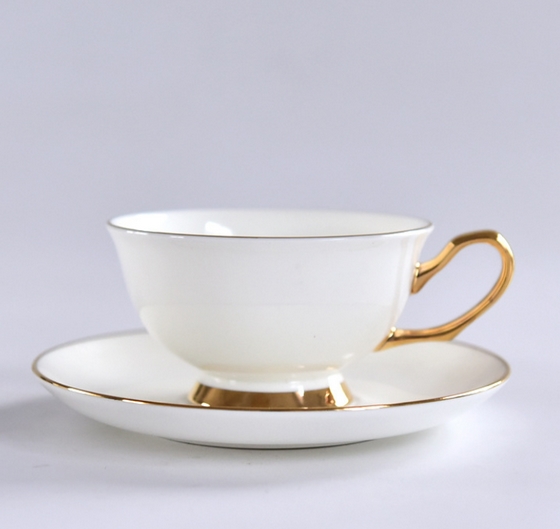 陶瓷旅行茶具功夫茶具定做陶瓷酒瓶陶瓷酒杯陶瓷酒具  骨瓷咖啡杯碟  青花瓷茶叶罐  陶瓷盘子定做
