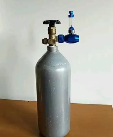 供海东钢瓶阀门和海北小二氧化碳瓶  海北钢瓶阀门