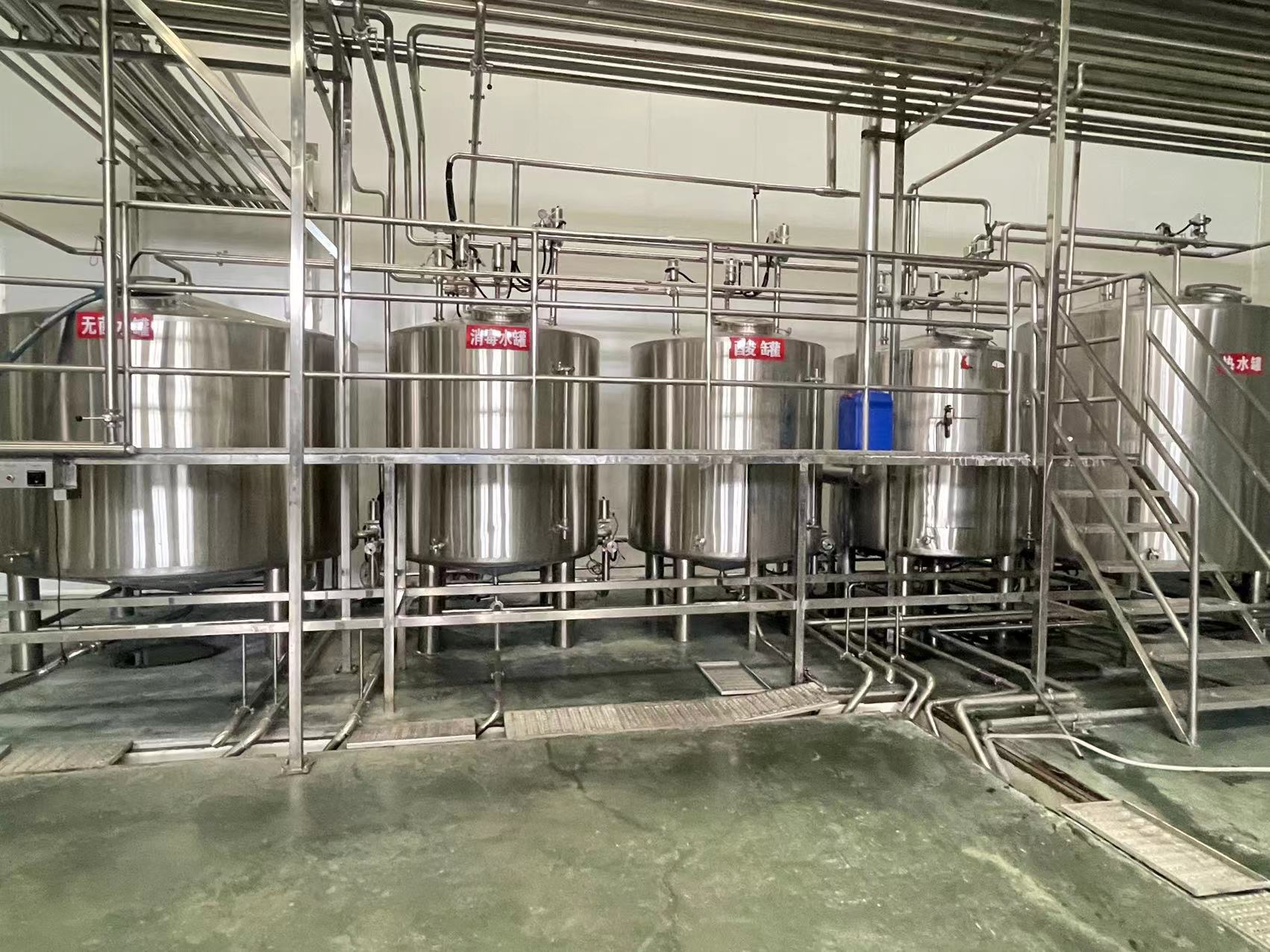 山东啤酒厂日产10吨精酿啤酒的设备大型啤酒设备 啤酒厂啤酒生产设备 10吨啤酒设备