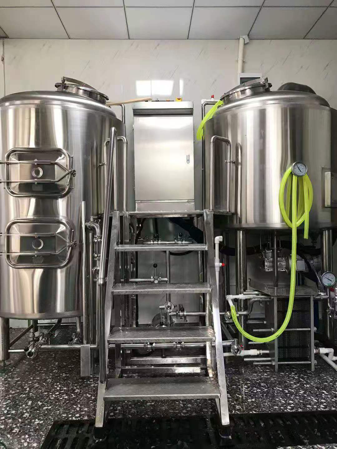 成套精酿啤酒设备定做厂家两锅三器啤酒设备&nbsp;&nbsp;啤酒设备厂家