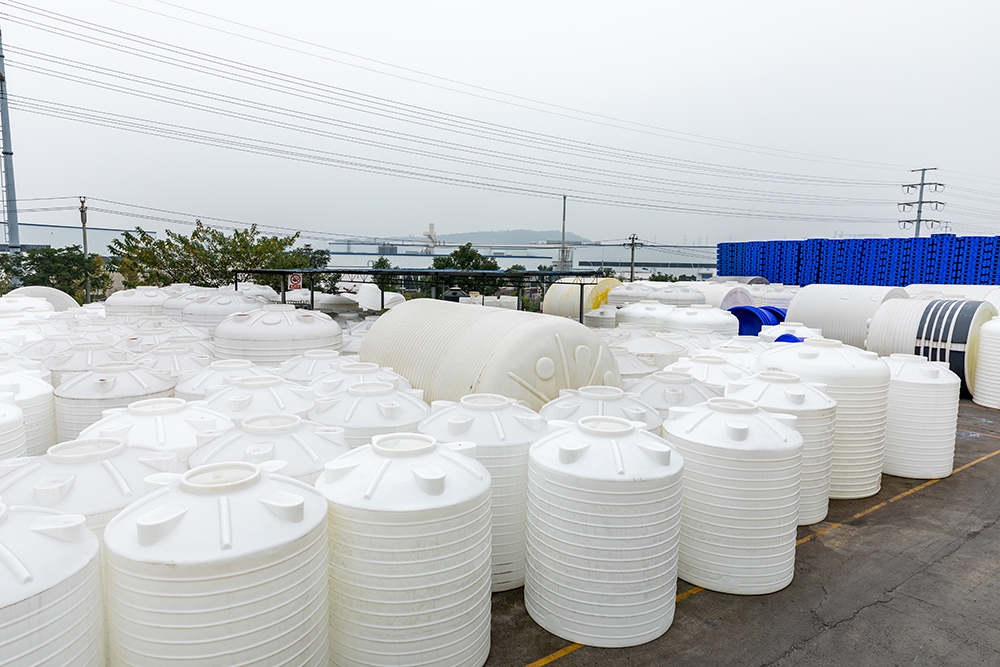 新疆石河子储水石油化工10吨塑料水塔水罐