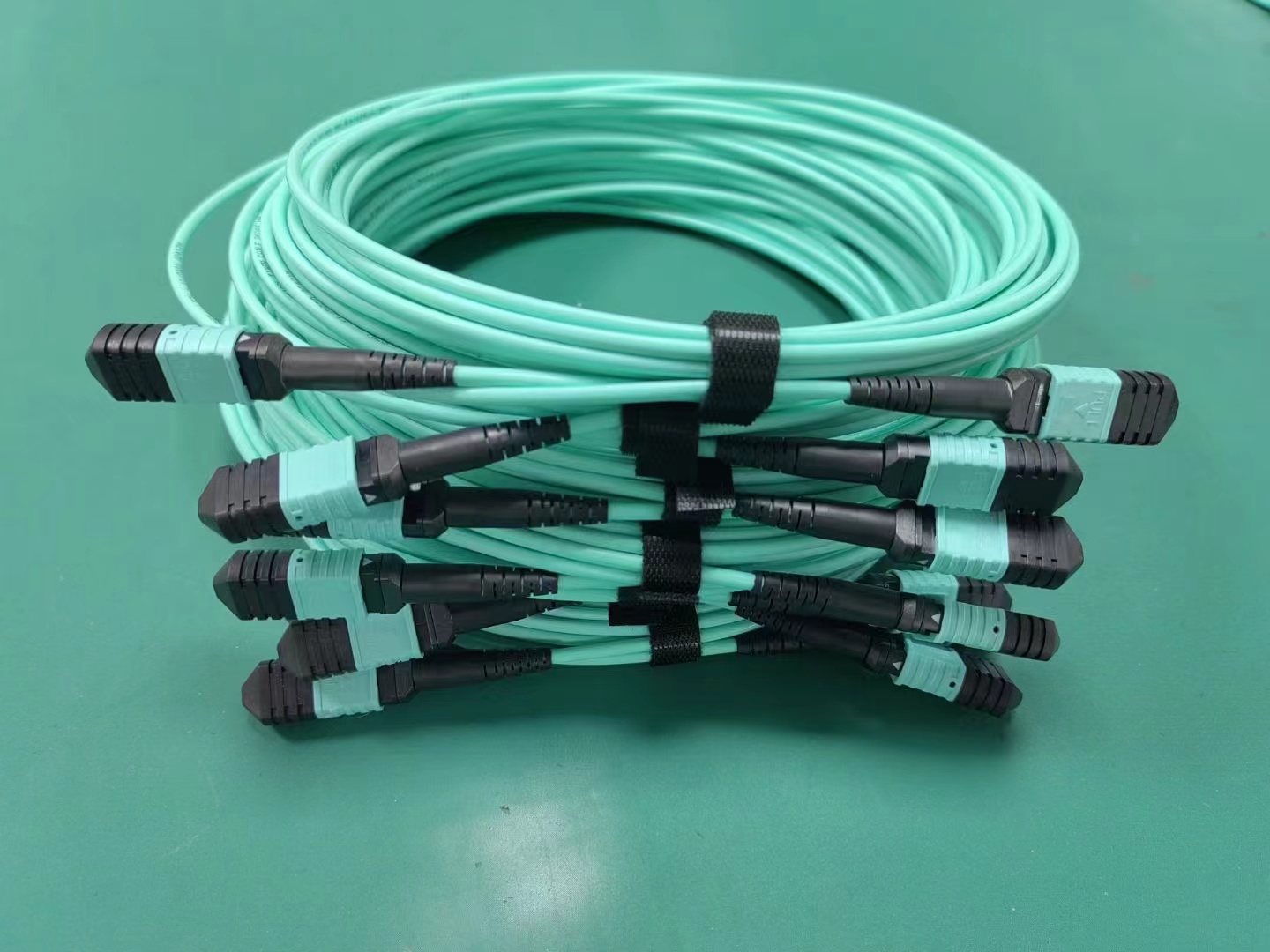 MPO/PC-MPO/PC母头OM3/300 3.0LSZh  MPO/OM3跳线  MPO/MO4机房跳线