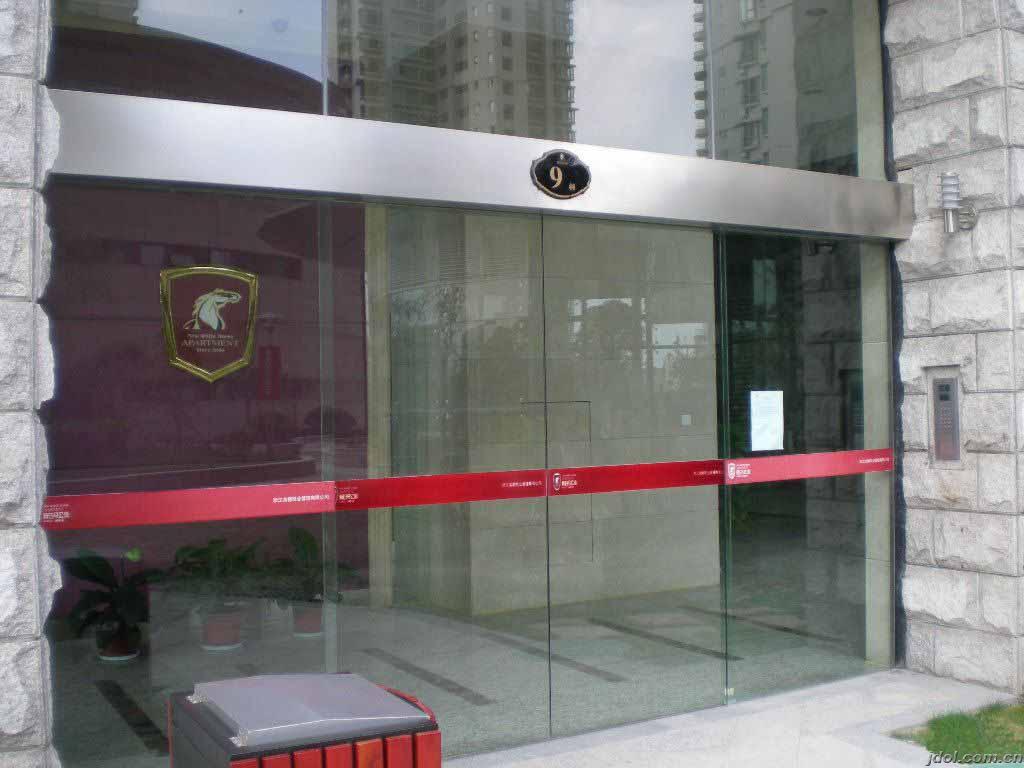 鹤山自动感应门机组 沙坪玻璃门控制器 自动门维修师傅  鹤山维修自动门  沙坪玻璃门维修