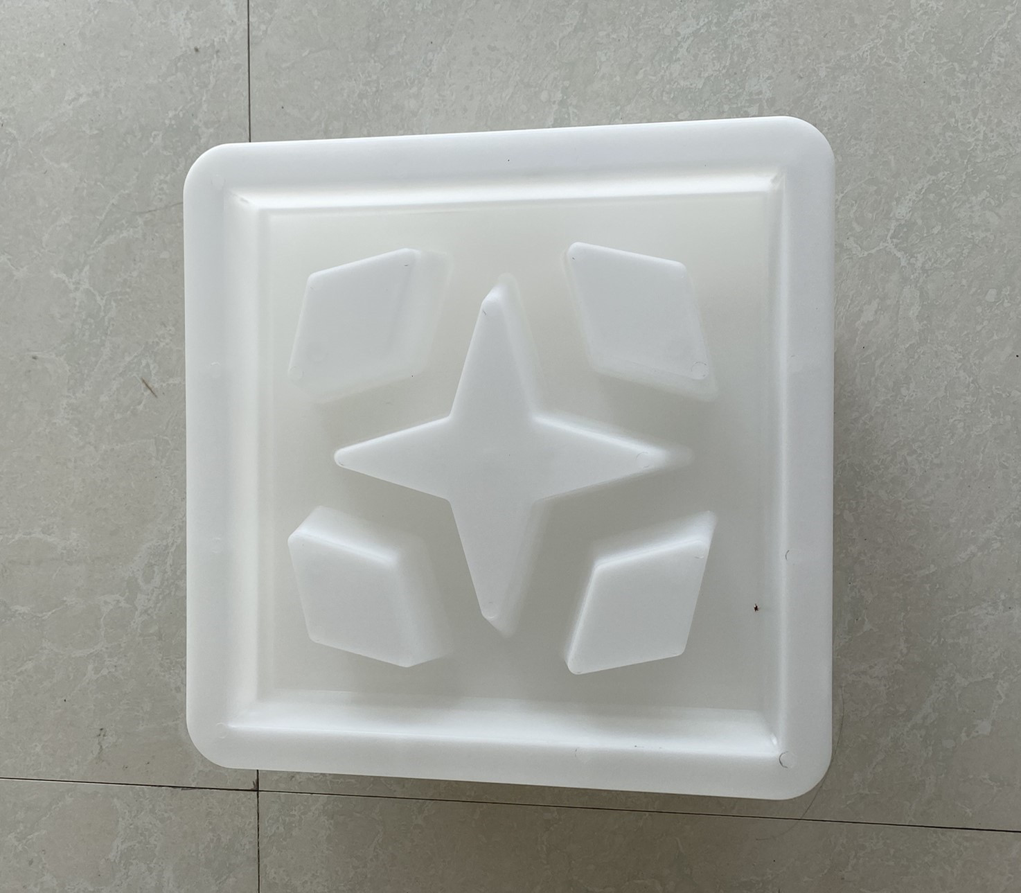装饰墙水泥花砖 混凝土花格窗塑料模具 结实坚固  花砖塑料模具  水泥模具
