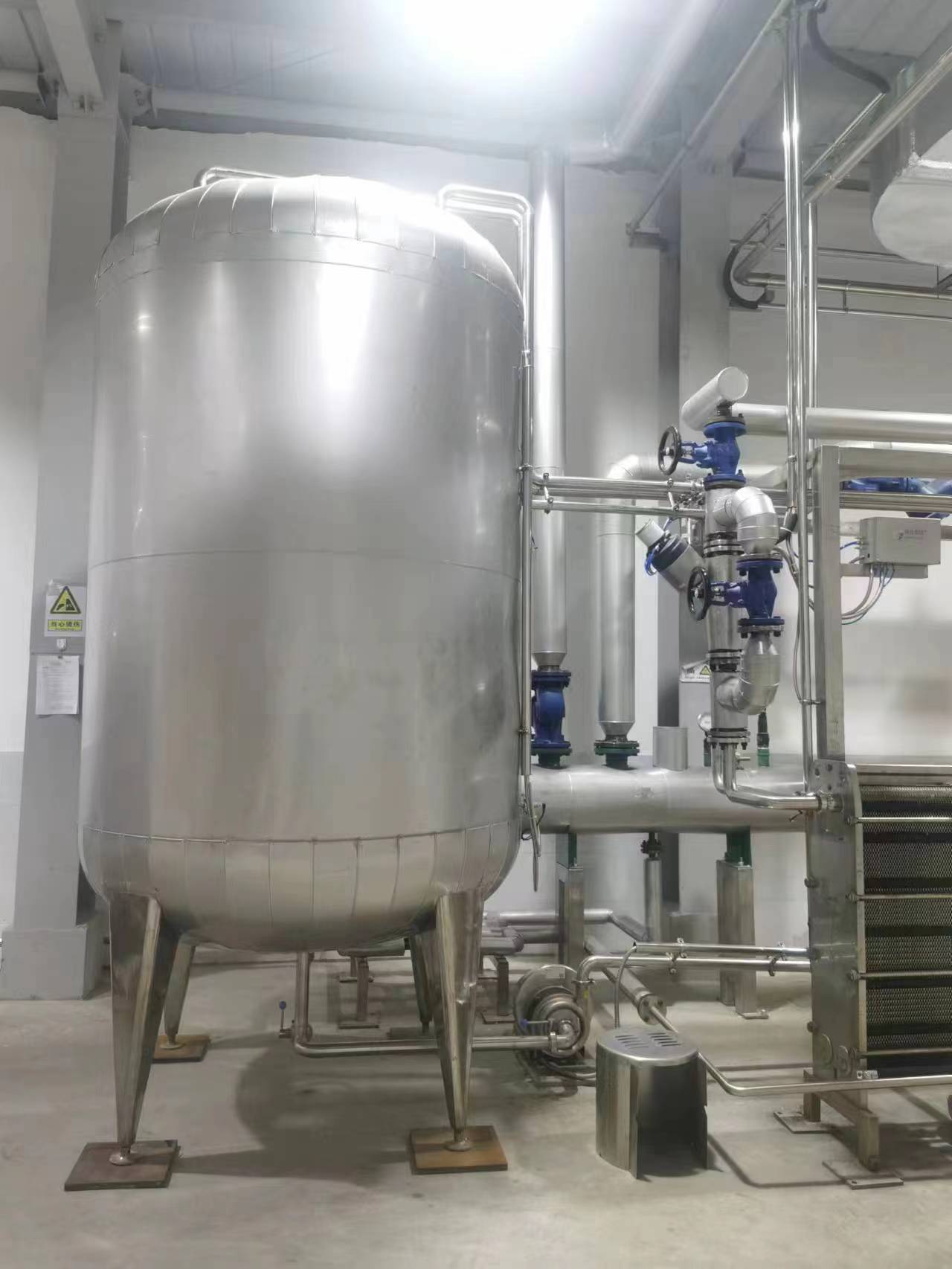 压力容器储罐保温 油田热油罐体保温施工队 专业承包  保温工程承包