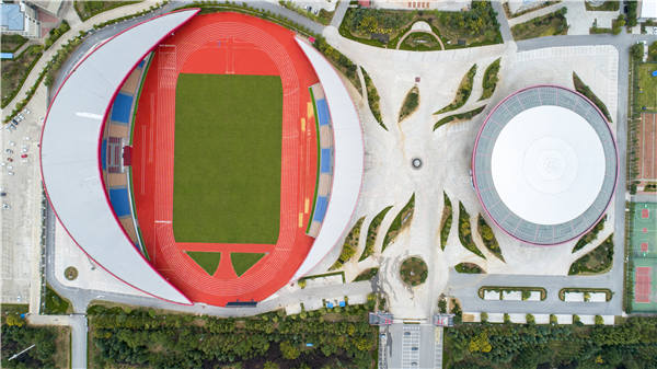 新国标塑胶跑道的价格是怎样的  杰锐