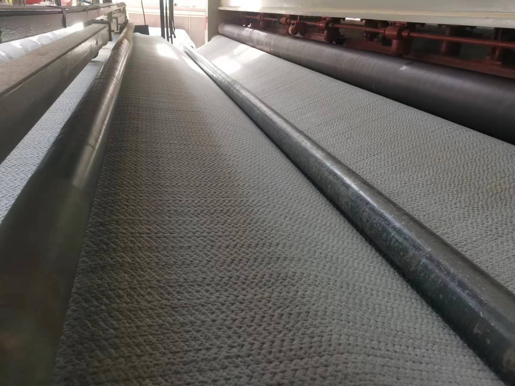 膨润土防水毯垃圾填埋人工湖 防水毯防渗复合材料  防渗复合土工材料