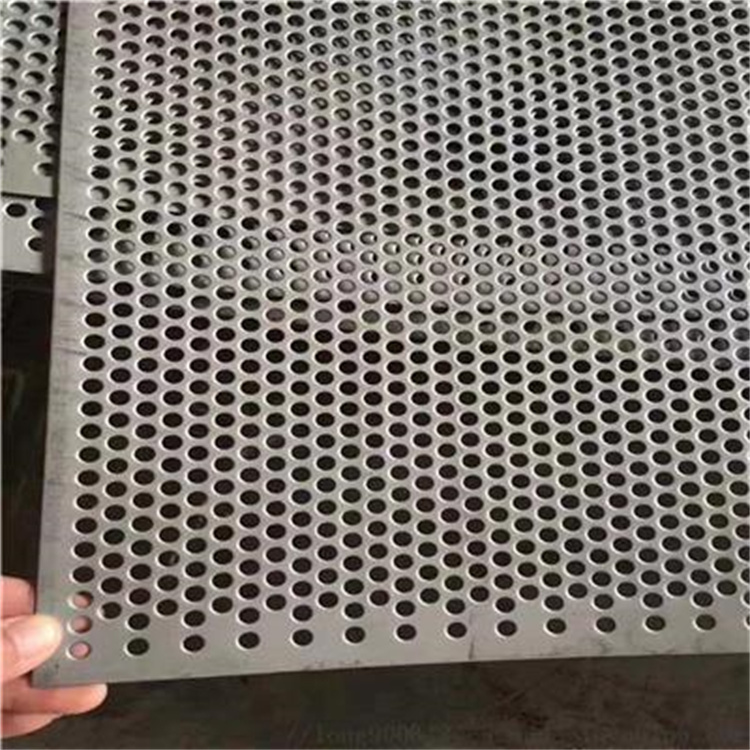 河北卷板冲孔网厂家供应霸州冲孔筛板不锈钢板冲孔网  河北镀锌板冲孔网厂家  菏泽冲孔板网  莱芜多孔板网