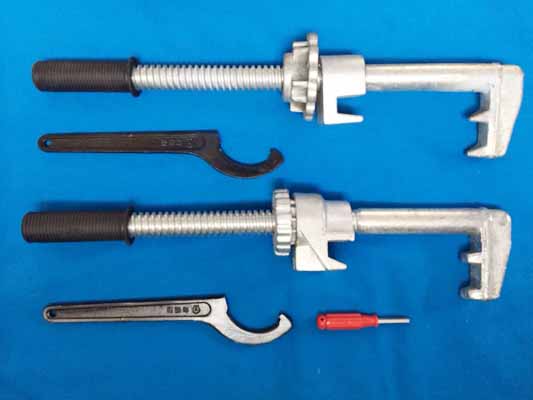 密贴型斥离型铁路钢轨钩锁器