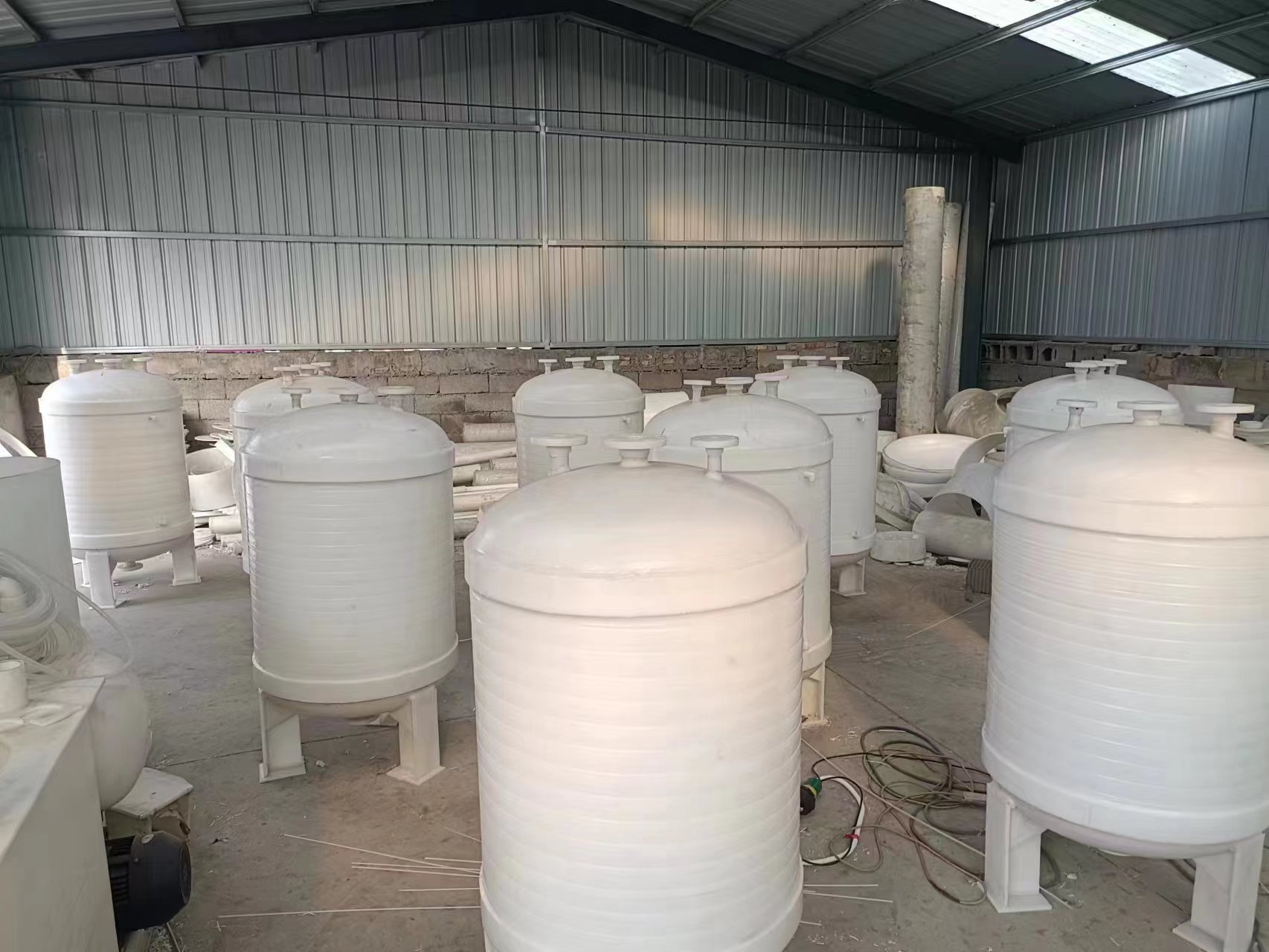 定制PP塑料滴加高压罐 聚丙烯立式挂式pp真空计量罐  PP真空计量罐销售  PP真空计量罐供应  PP真空计量罐出售