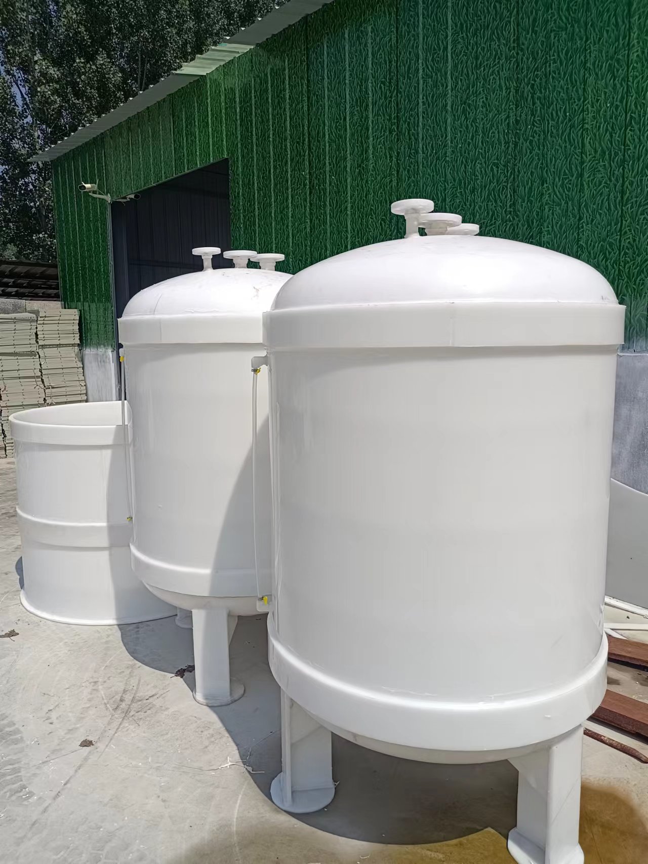 定制PP塑料滴加高压罐 聚丙烯立式挂式pp真空计量罐  PP真空计量罐销售  PP真空计量罐供应  PP真空计量罐出售