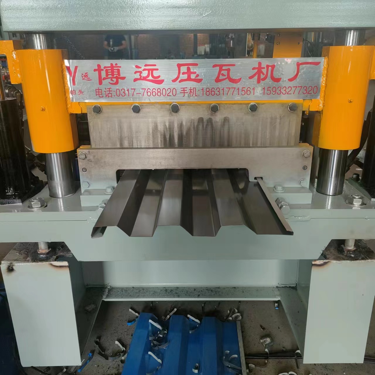 350型彩钢墙面横挂板机 隐藏式暗扣瓦压瓦机  350型压瓦机