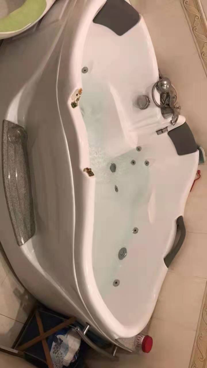 上海INAX伊奈浴缸维修  浴缸漏水维修  浴缸下水更换
