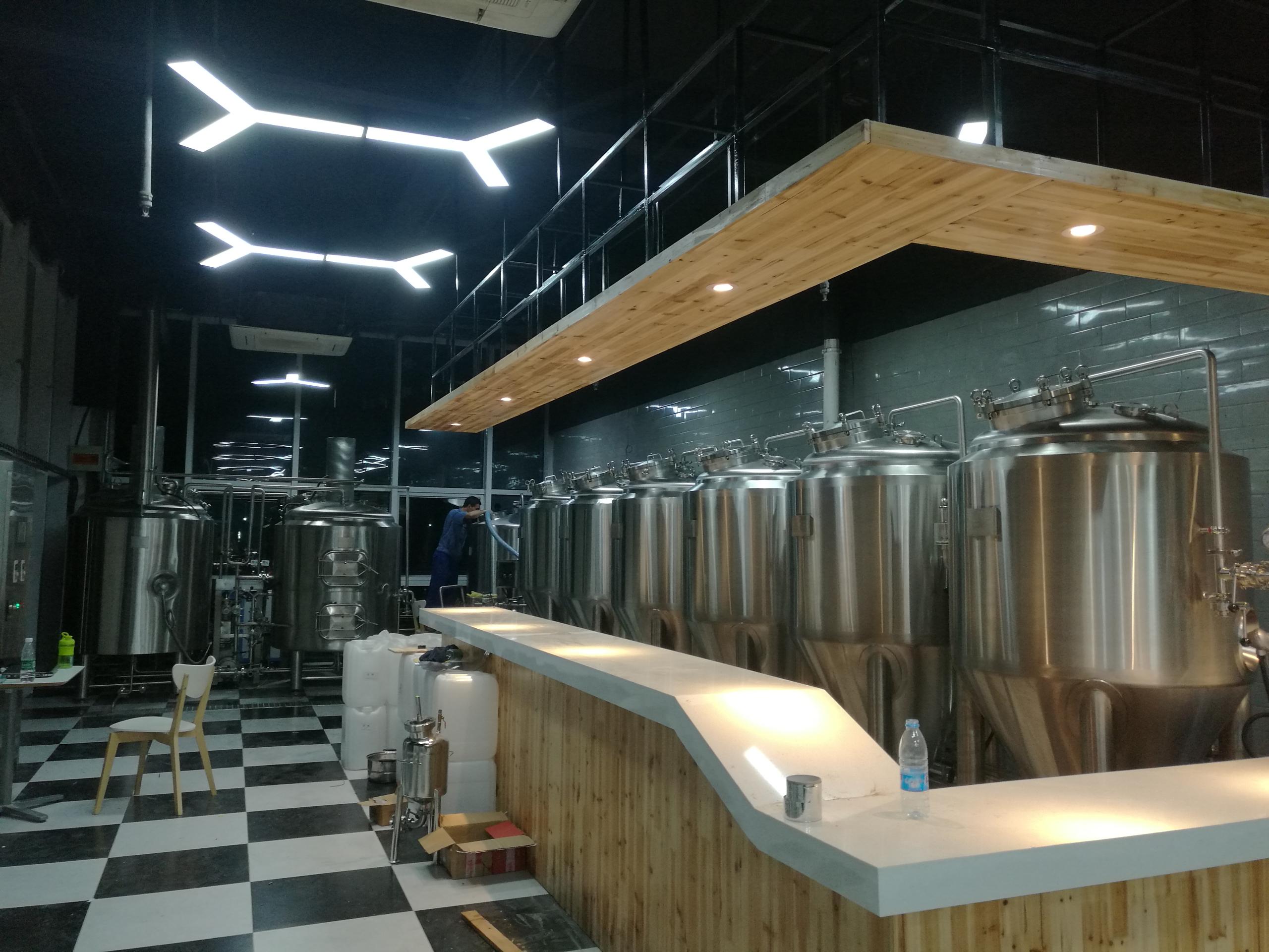 厦门啤酒设备餐饮店500升1000升小型精酿啤酒设备  餐饮店啤酒设备
