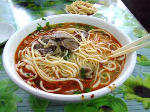 在丹东市学拉面选择百佳福培训班  牛肉面教授  学习手工拉面  拉面制作方法