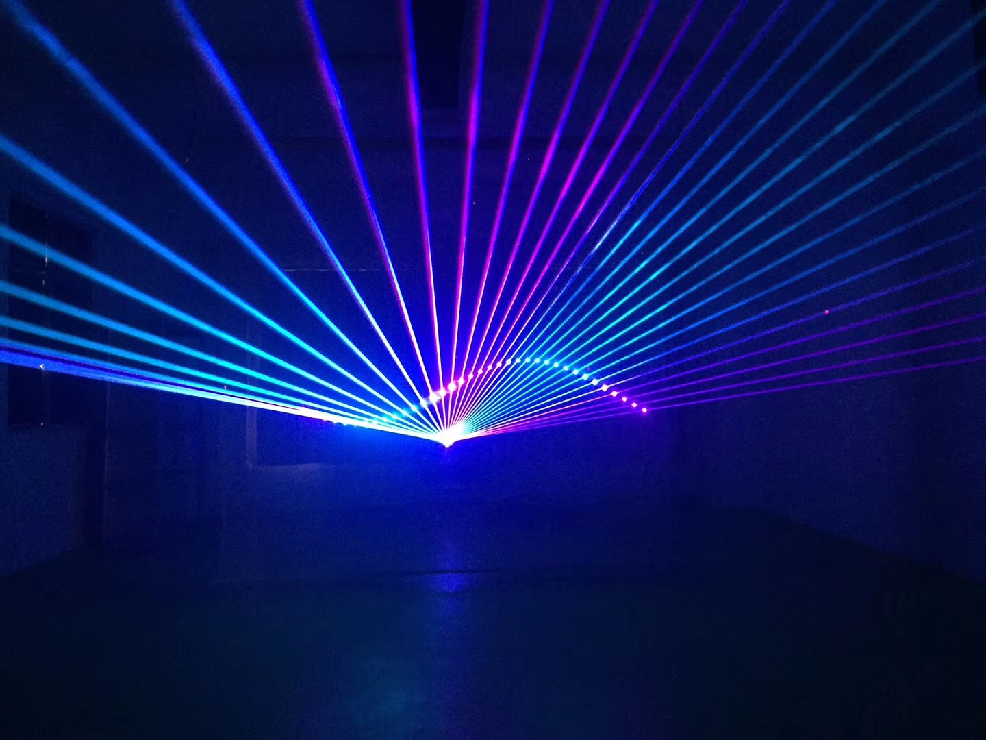 激光飞机绕场激光秀开场激光字启动激光雕刻启动