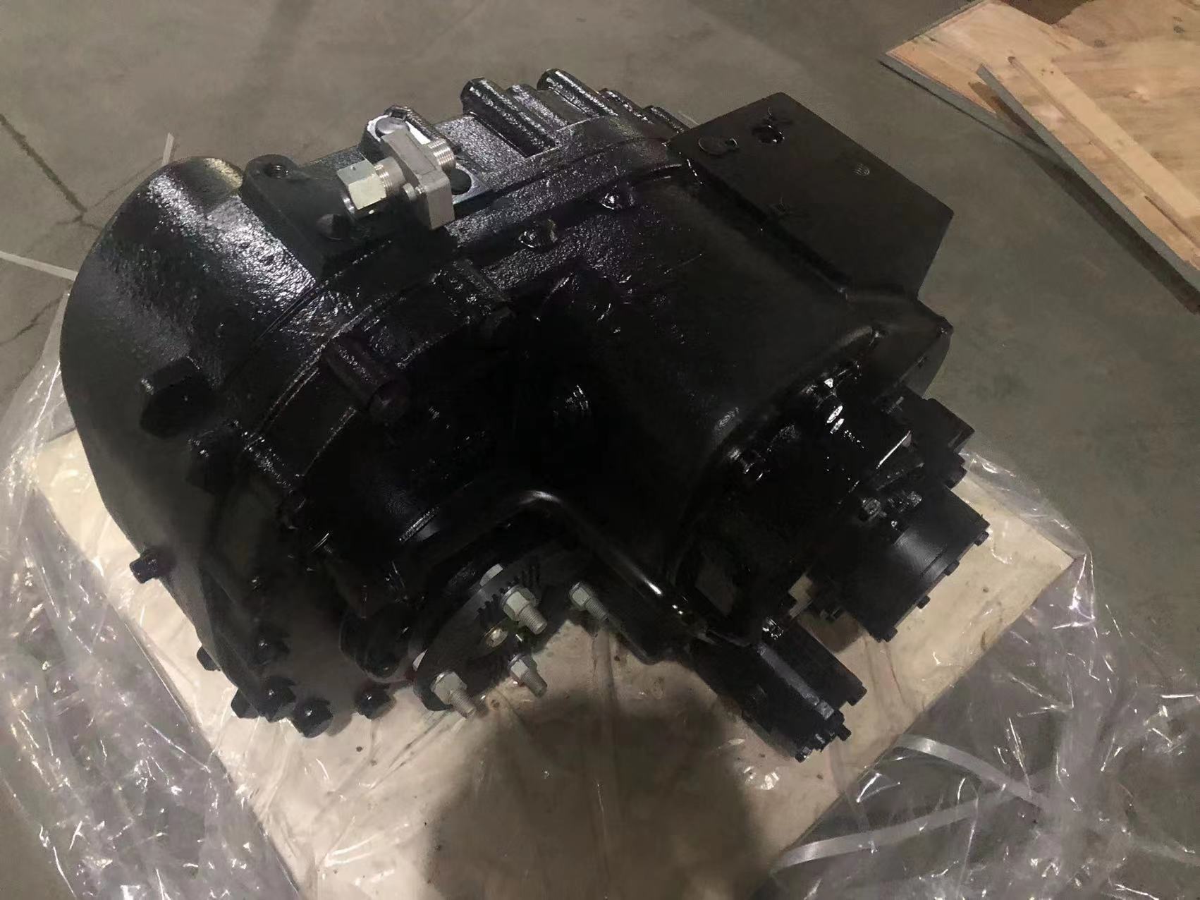 F200分动箱  主减速器总成