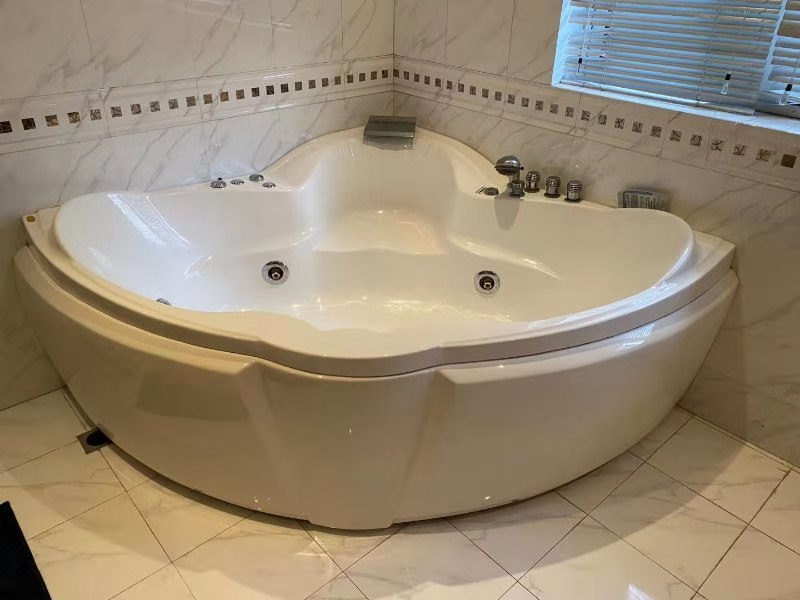 上海Villeroy&Boch唯宝浴缸维修  浴缸漏水维修  浴缸下水更换