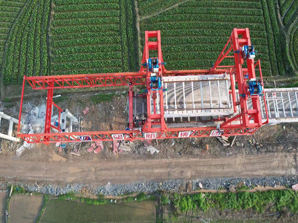 广西南宁渡槽架设公司JCJ200t-17m架槽机租售  渡槽架桥机  渡槽架桥机厂家
