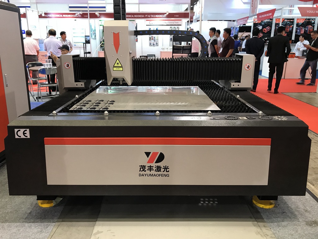 MF3015A-1000W激光切割机 单台面  数控切割机  光纤切割机