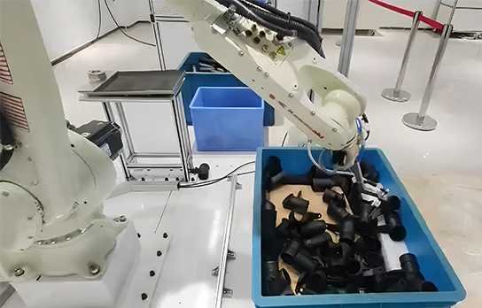 3D视觉引导胶管无序抓取上下料  自动上下料