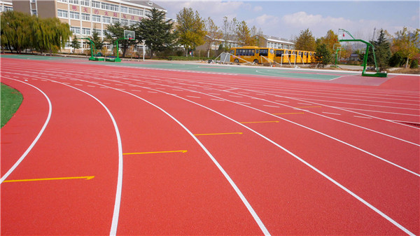 透气型跑道有哪些优点  球场  杰锐