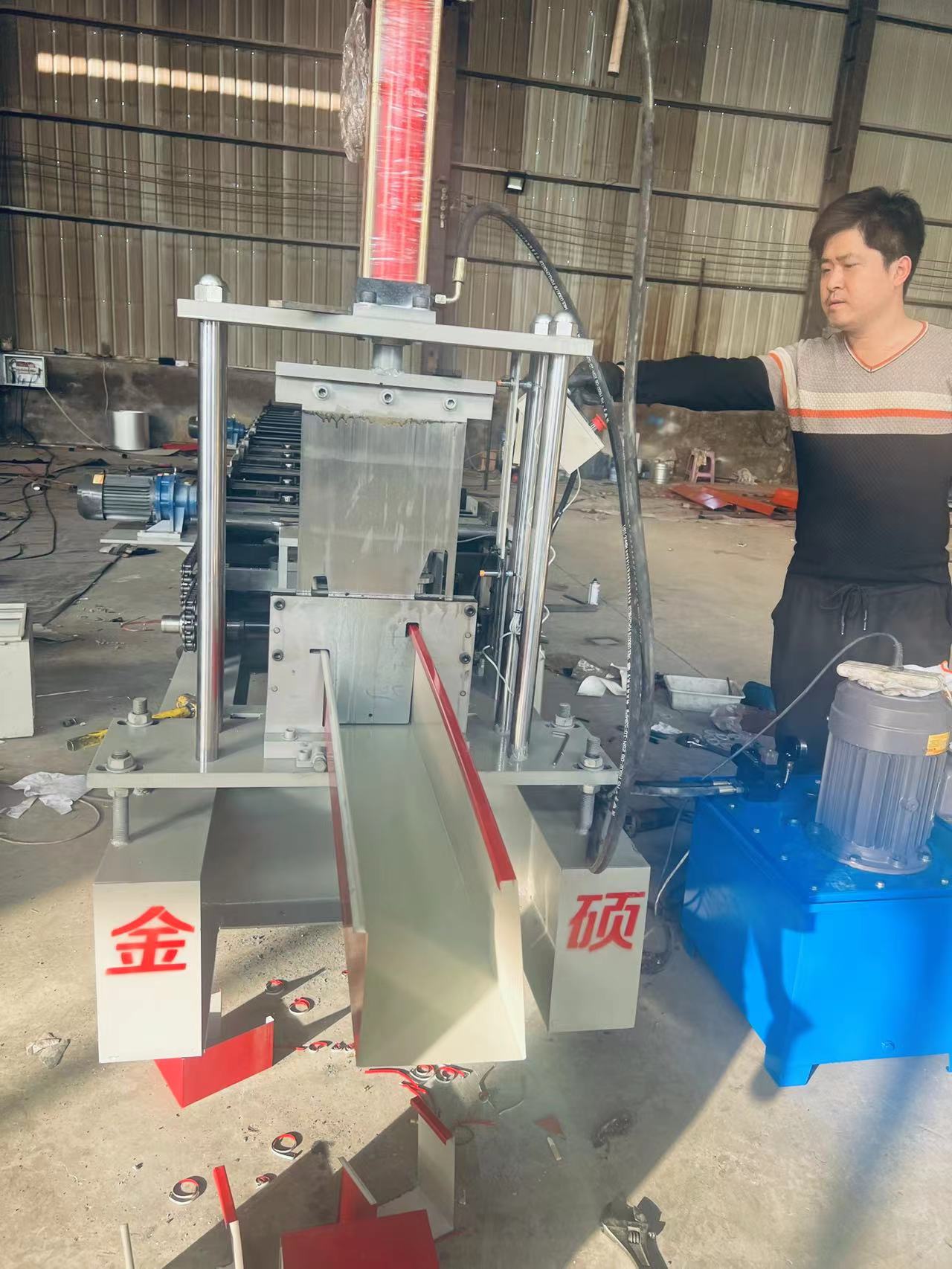 光伏南北大水槽机 金硕 阳光新能源水槽设备 锌铝镁水槽  锌铝镁水槽设备