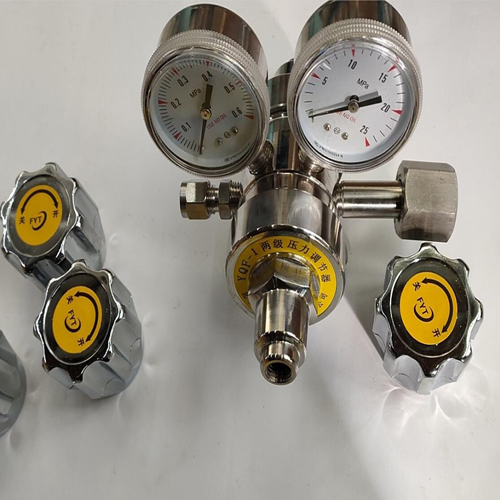 YQ(F)-1型系列两级压力调节器  减压器