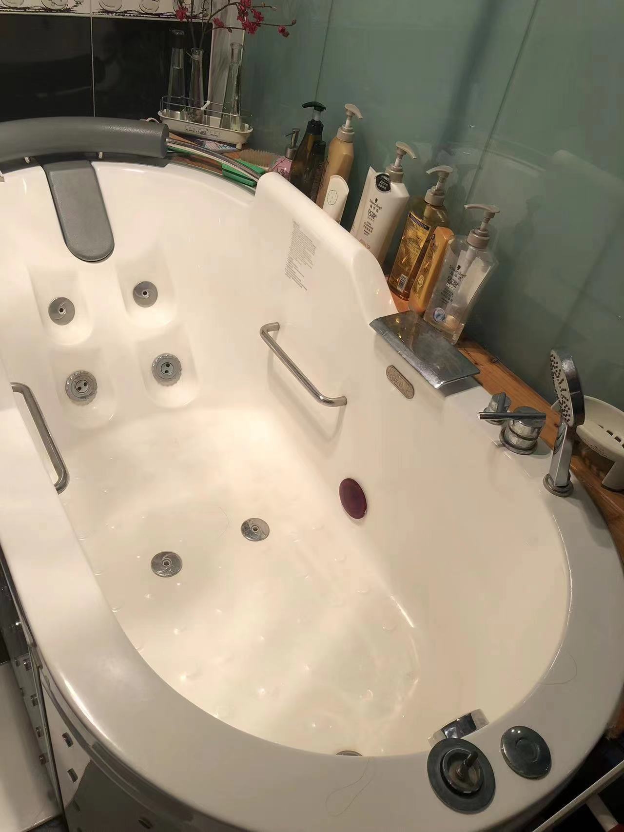 上海WMK华美嘉浴缸维修  浴缸漏水维修  浴缸下水更换