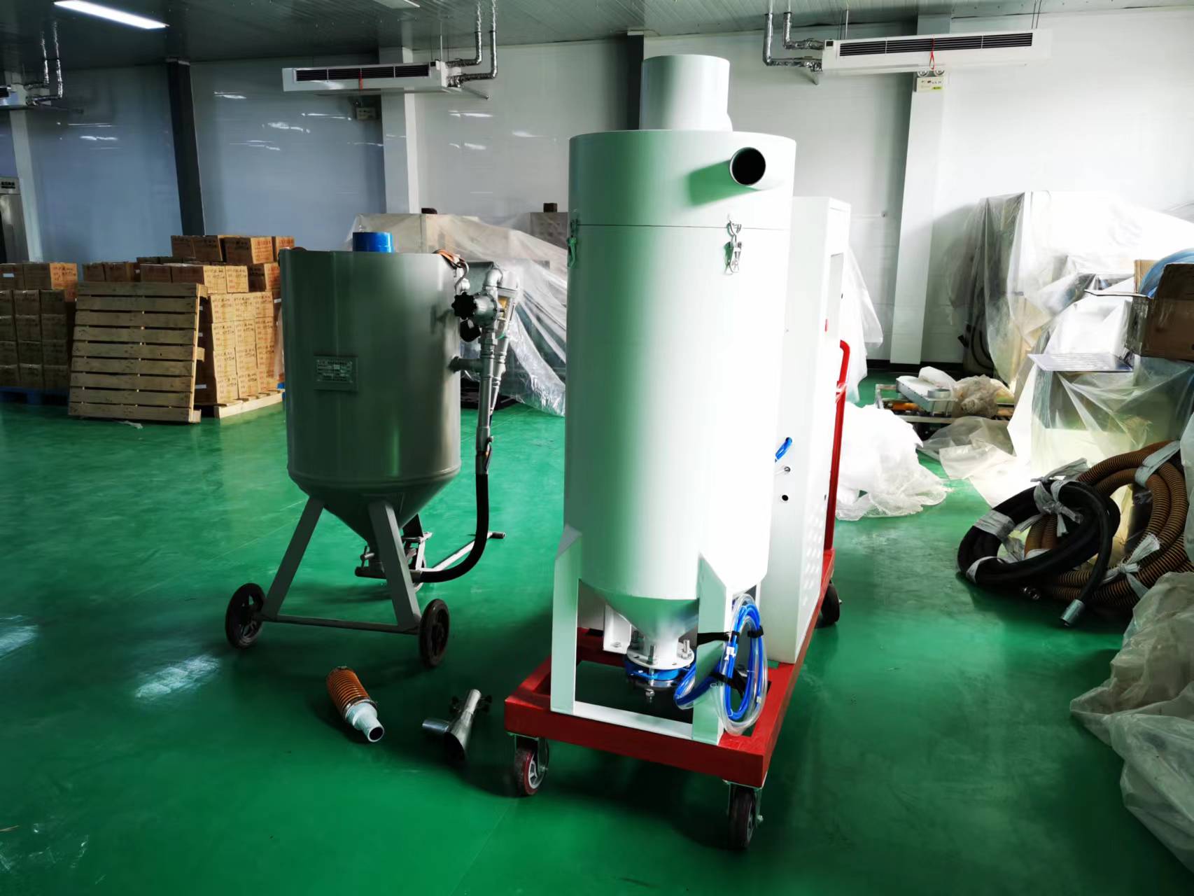 轧辊除氧化皮喷砂机  喷砂除锈喷砂机  循环回收喷砂机  循环回收式喷砂机