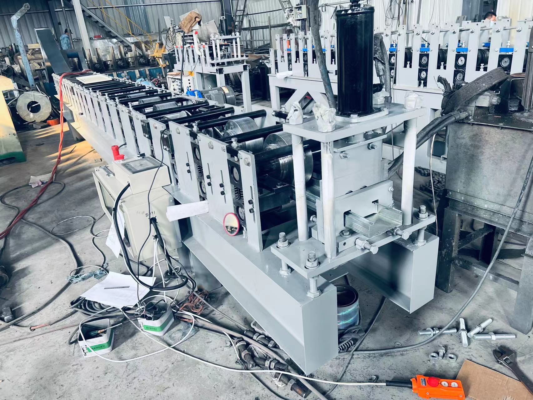 路灯立柱成型机器 金硕 镀锌板灯柱机 现代灯柱成型设备  灯柱立柱设备  镀锌板灯柱成型机  现代灯柱成型机