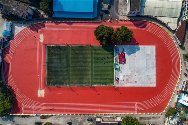 全塑型塑胶跑道为什么会受欢迎  杰锐