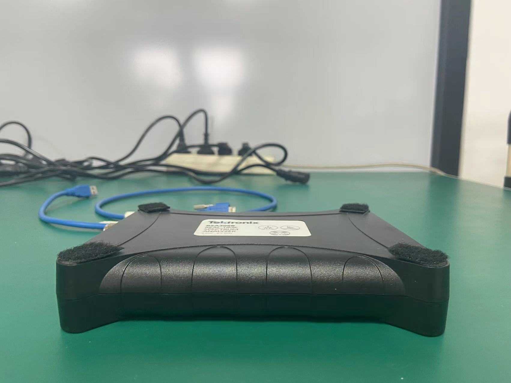 现货租售tektronixRSA306B实时频谱  租售仪器