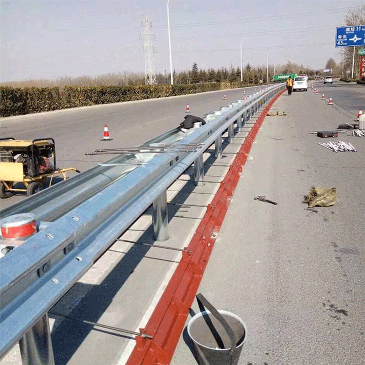 清远乡镇公路防撞栏 三波波形护栏佛山厂家  清远公路防撞栏  三波波形护栏厂家