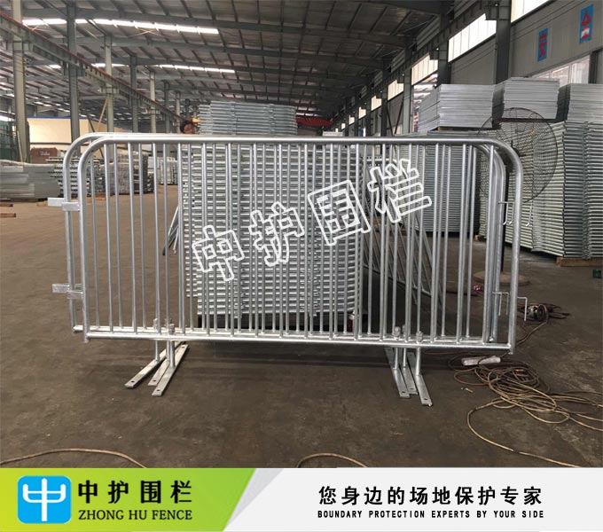 佛山移动护栏批发厂家 临时围栏网现货 镀锌铁马报价