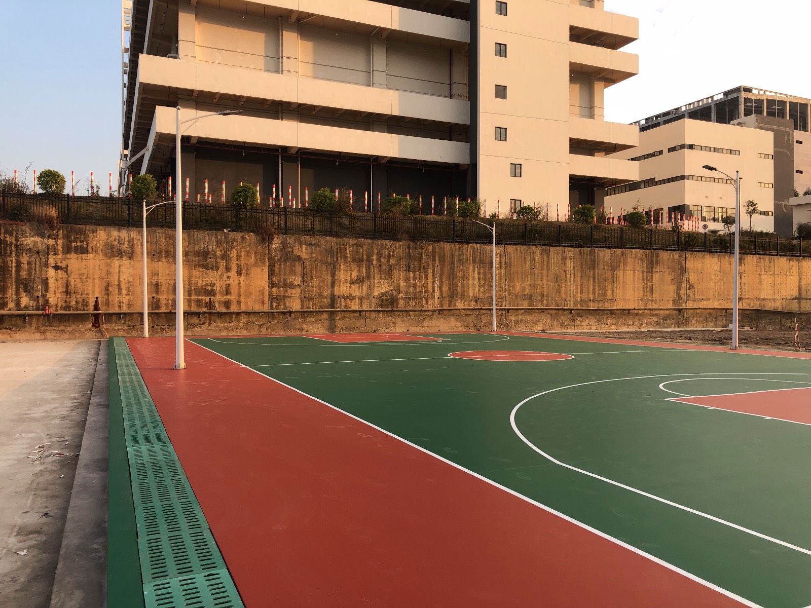 室外篮球场地翻新 篮球场改造建设  篮球场建设
