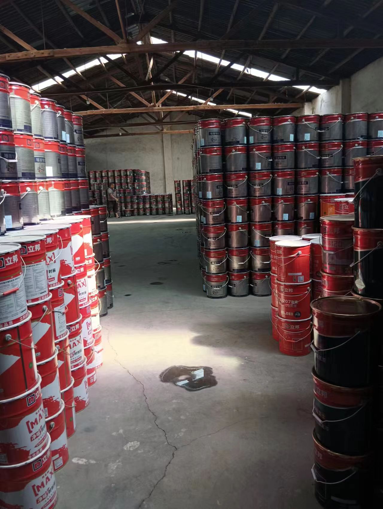 毕节市立邦涂料真石漆金属氟碳漆厂家直销