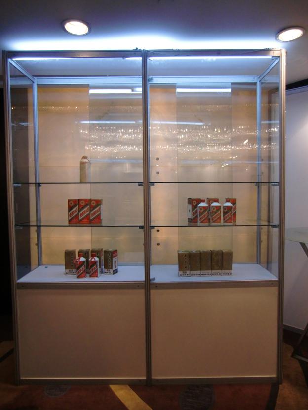 广州精品手办模型玻璃展示柜出租  玻璃柜  精品柜