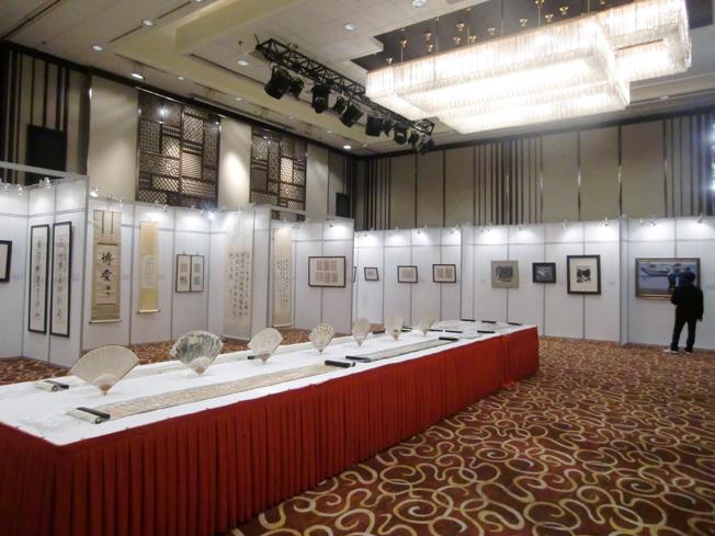 珠海校园展示展板出租，八棱柱展板出租