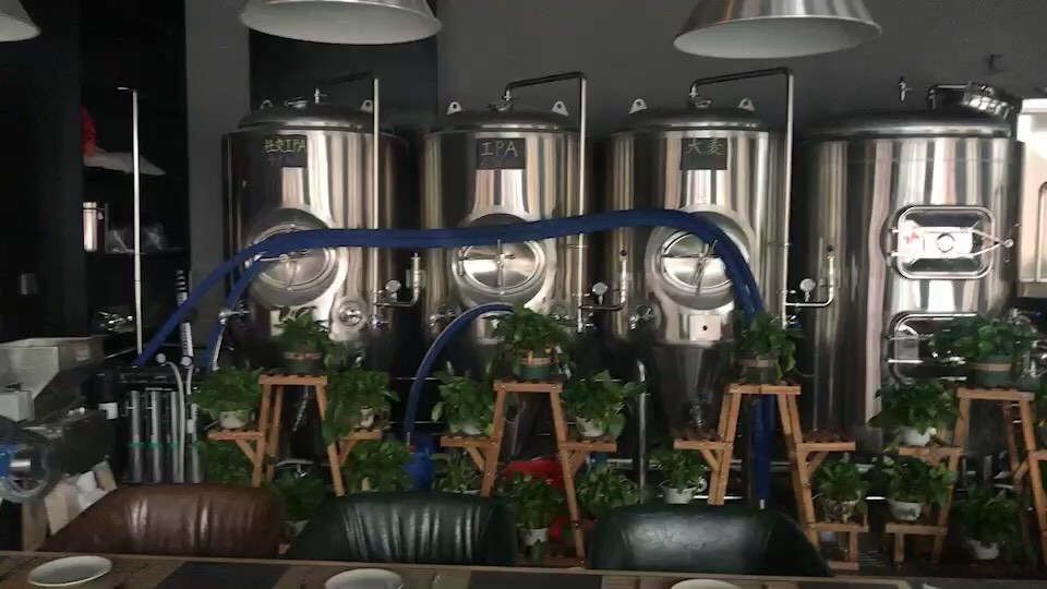 供应宝鸡日产1000升的小型啤酒设备精酿啤酒设备  1000升小型啤酒设备