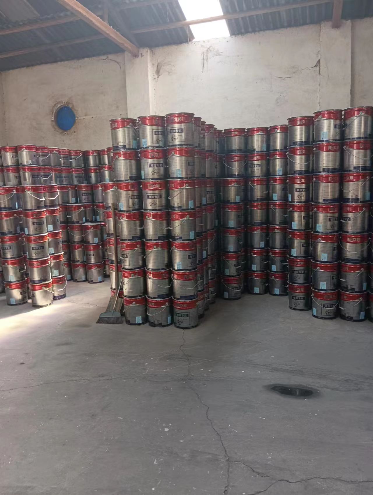 兴仁市立邦涂料耐水防霉无机涂料金属氟碳漆厂家直销