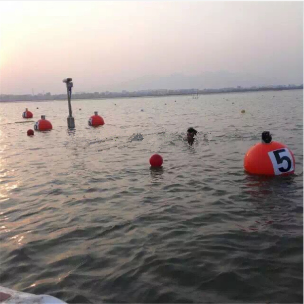 海上PE浮球水上警戒浮球可喷字浮球宁波柏泰浮标厂家
