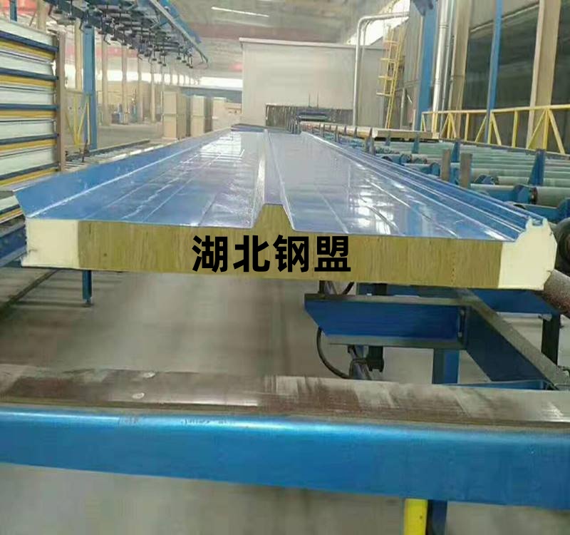 咸宁市聚氨酯封边外墙板品种繁多  聚氨酯岩棉夹芯板  岩棉复合板