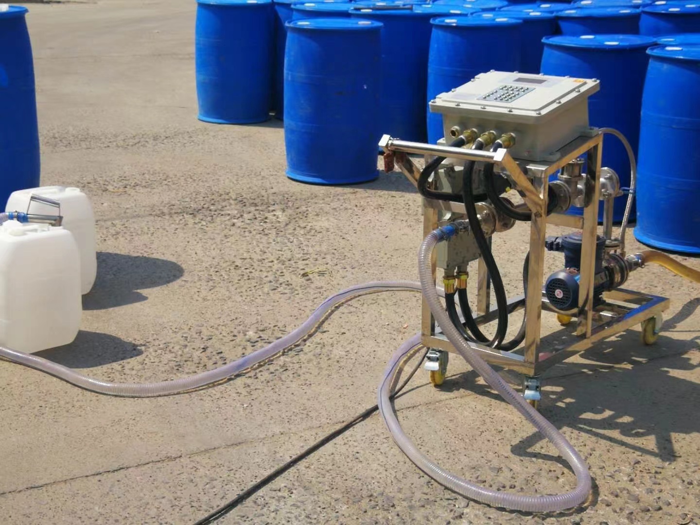 化工液体自动化灌装槽车 移动式灌装枪 液体灌装大桶设备