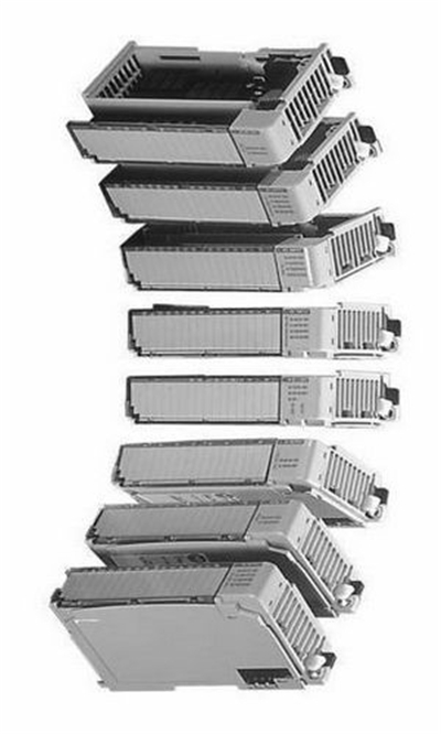 安川	CIMR-G7B4015	电子产品  模块  调速器  驱动器