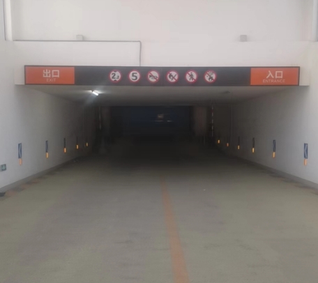 北京地下车库快速门  车库速通门  北京地下车库门