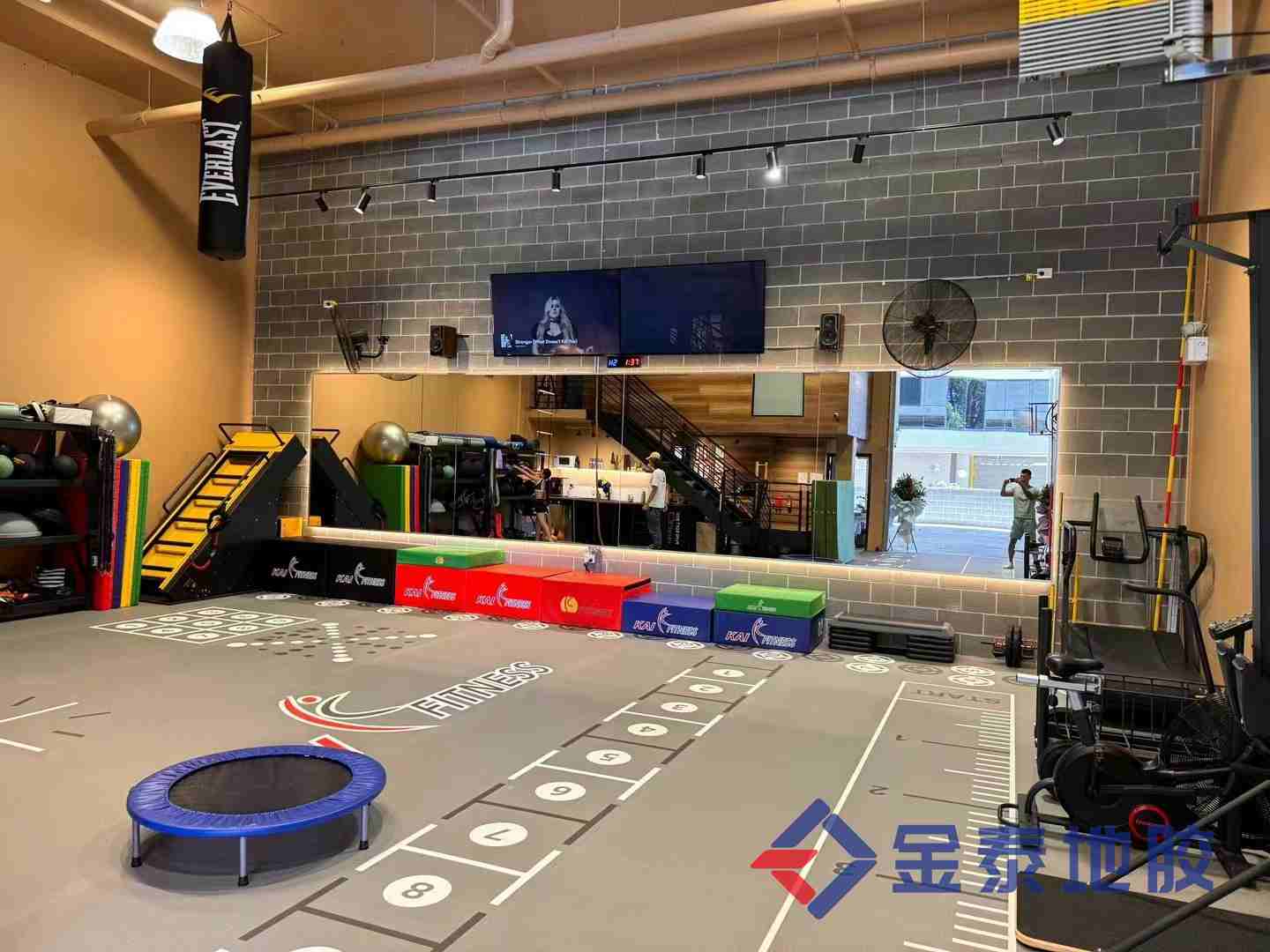 供应昆明健身房360私教地板 图案定制地胶  健身房运动地胶  图案定制地板