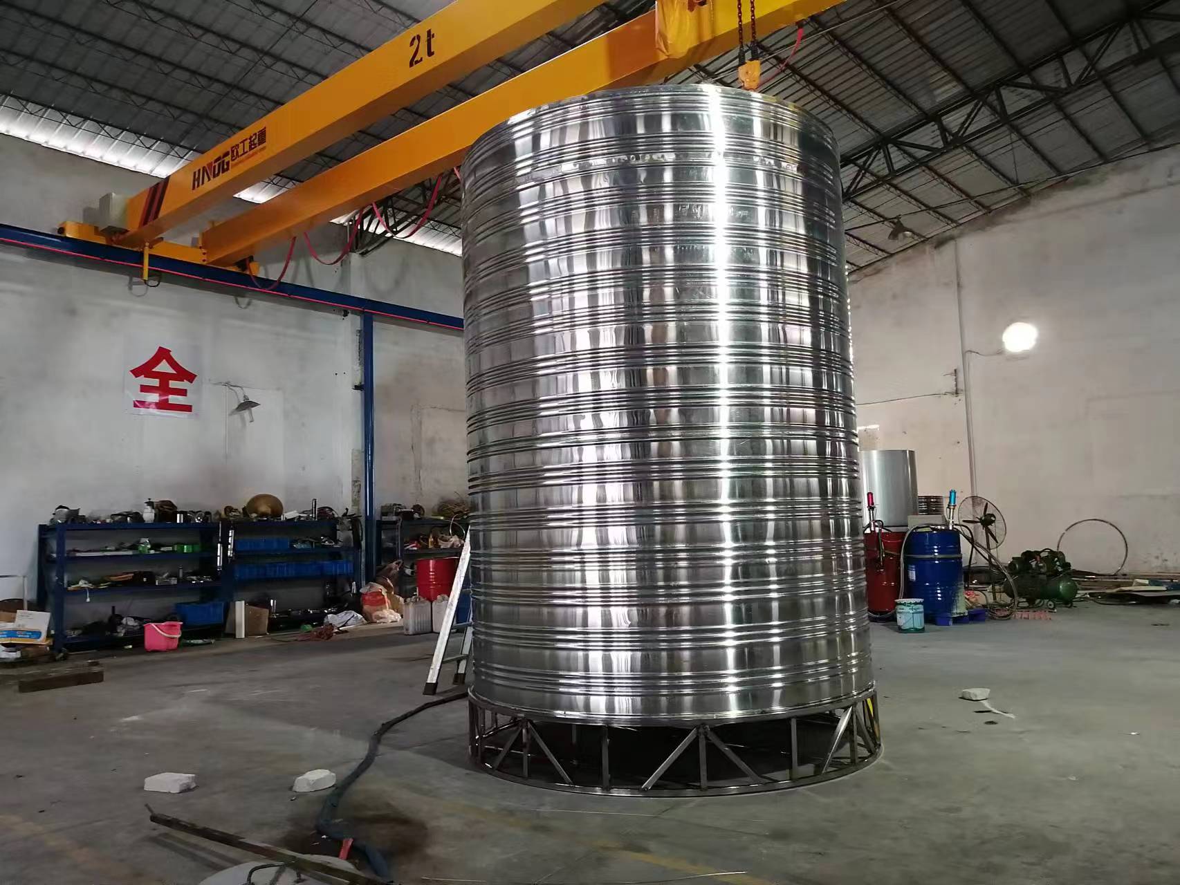 6吨不锈钢立式保温储罐定制厂家  水罐  水塔  储物罐