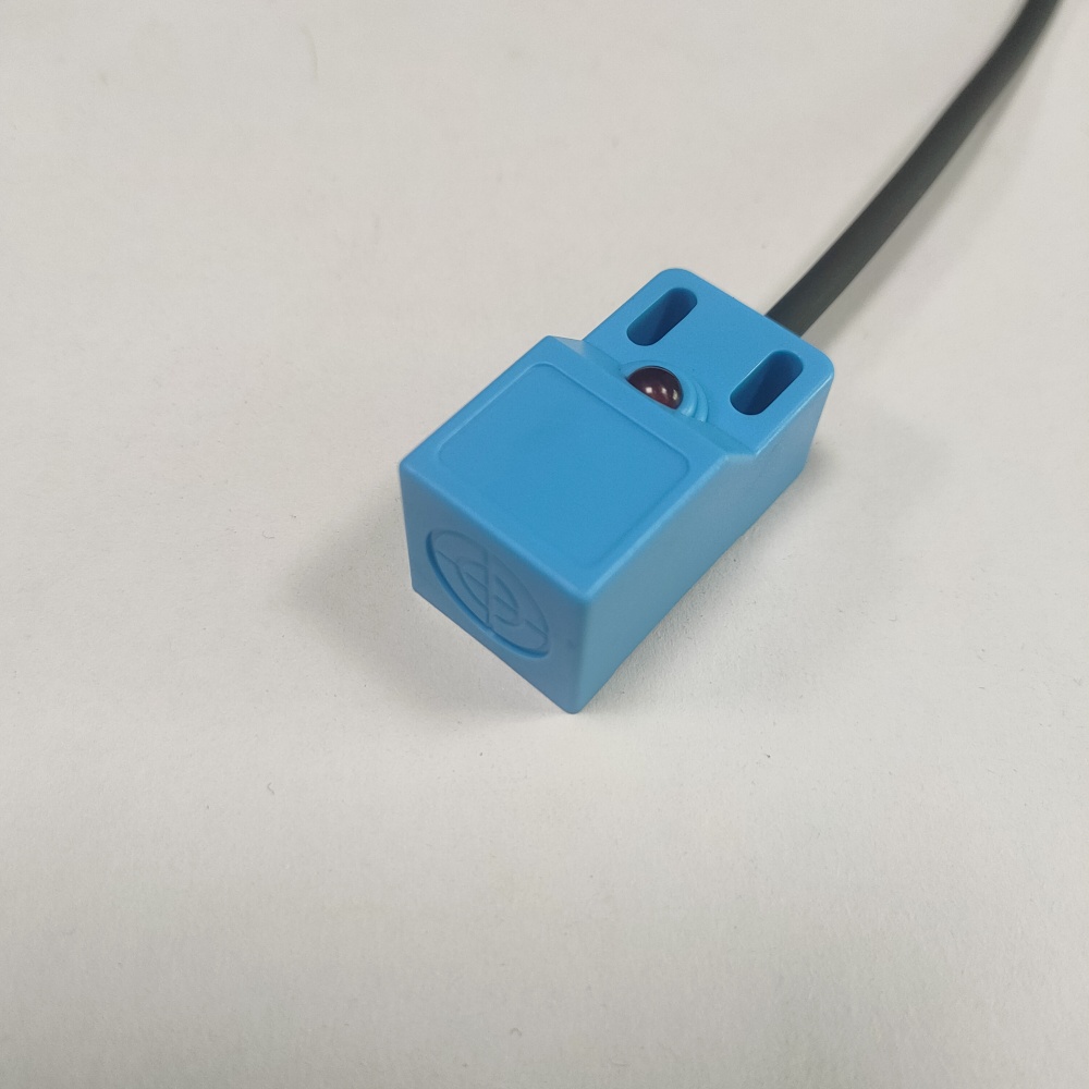 英伟通5mm接近传感器H3B自动化机械设备接近开关8mm
