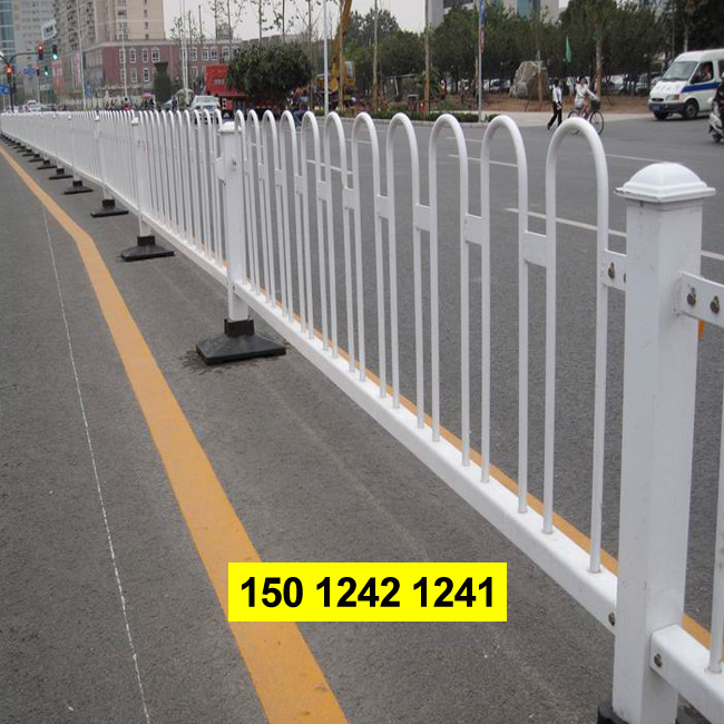 新型城市文化道路护栏马路安全交通围栏定制  氟碳漆锌钢围栏  户外别墅围栏  三横杆护栏